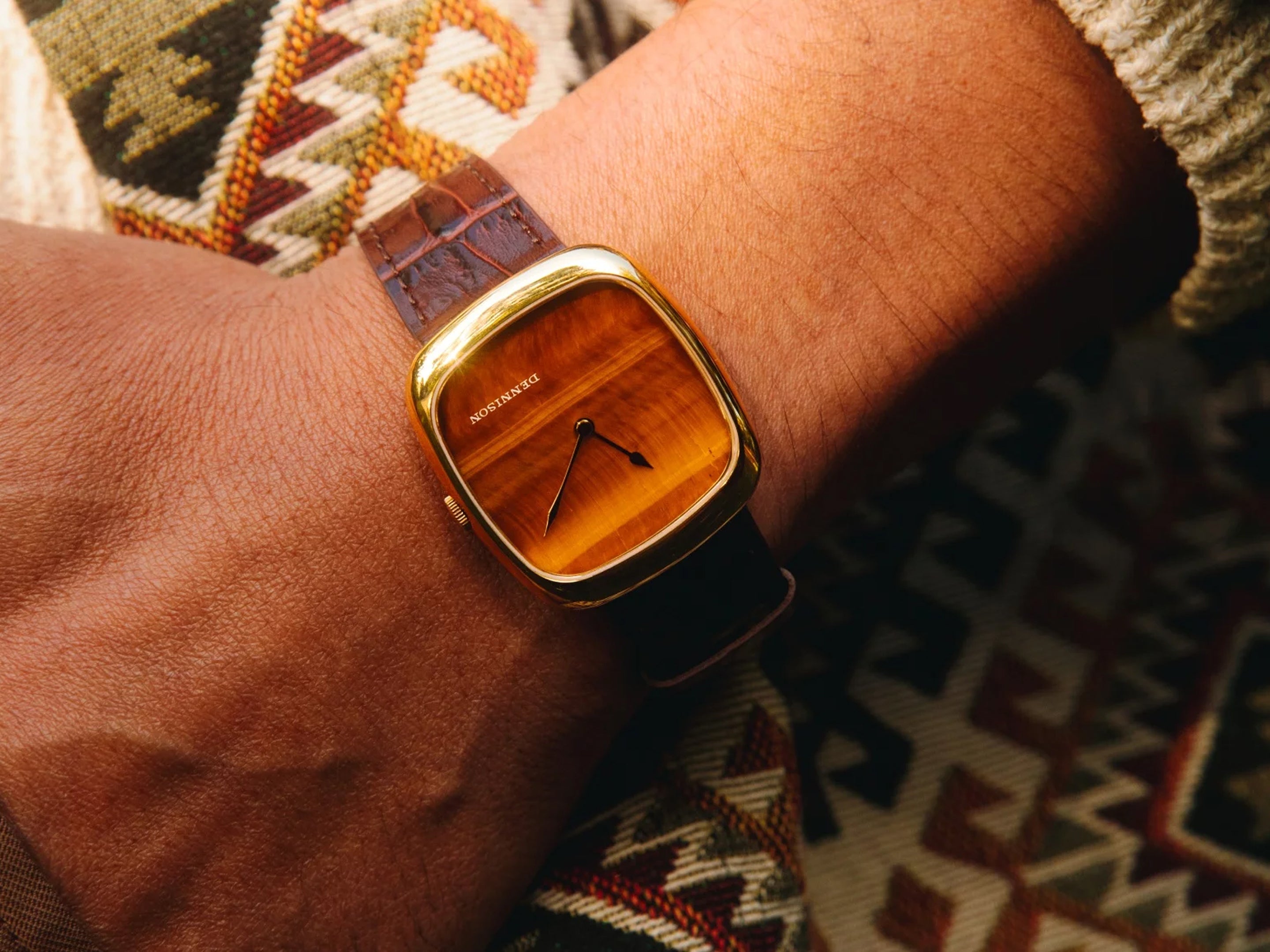 Natural Stone Tiger Eye In Gold